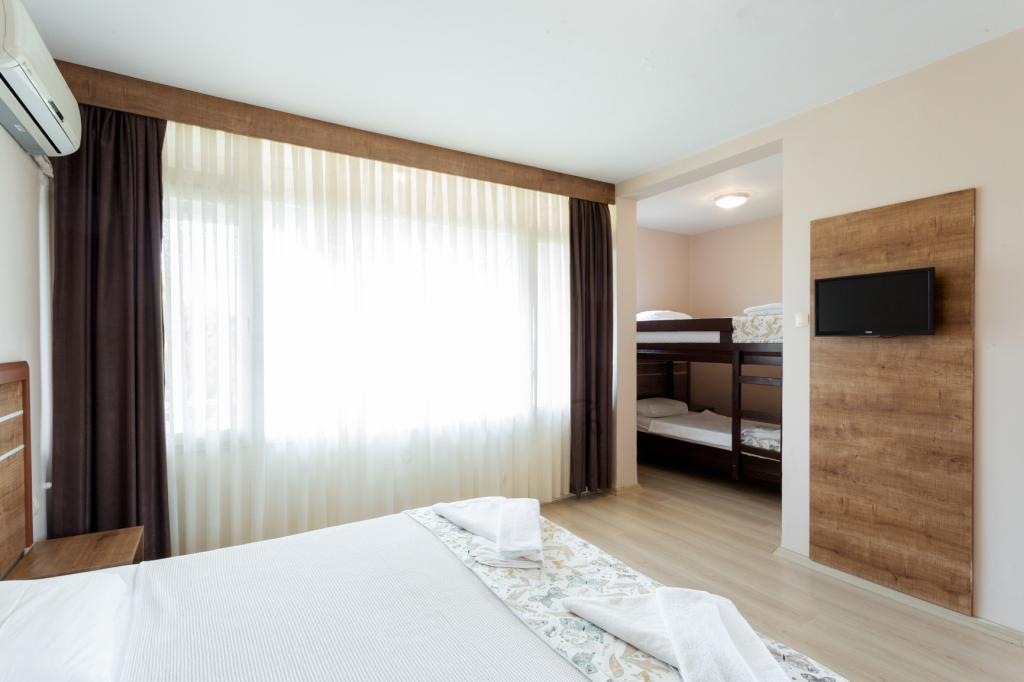 Palm Beach Otel Küçükkuyu