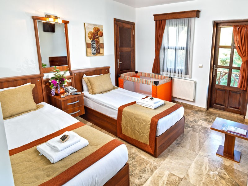 Çapraz Tatil Köyü