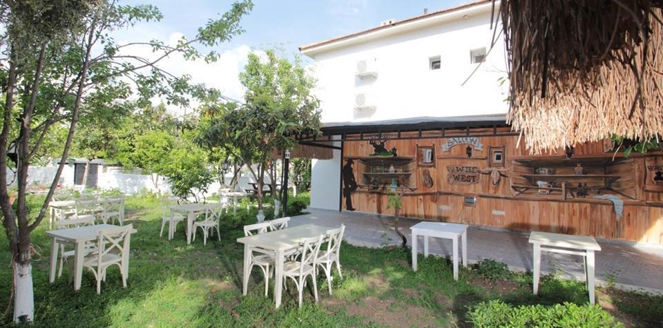 Double Inn Marina Hotel