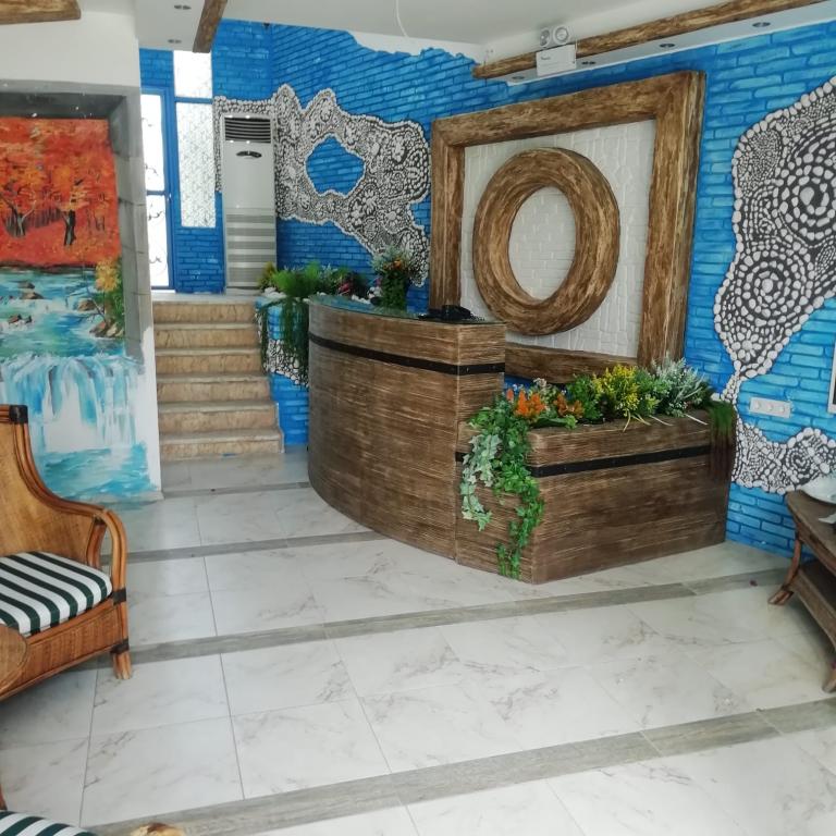 Double Inn Marina Hotel