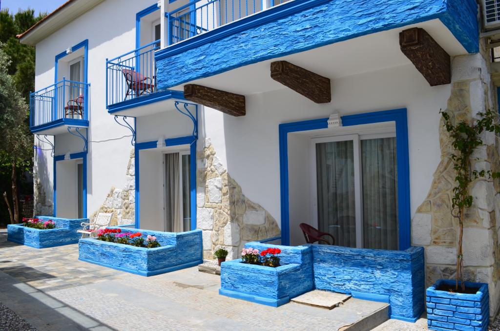 Double Inn Marina Hotel