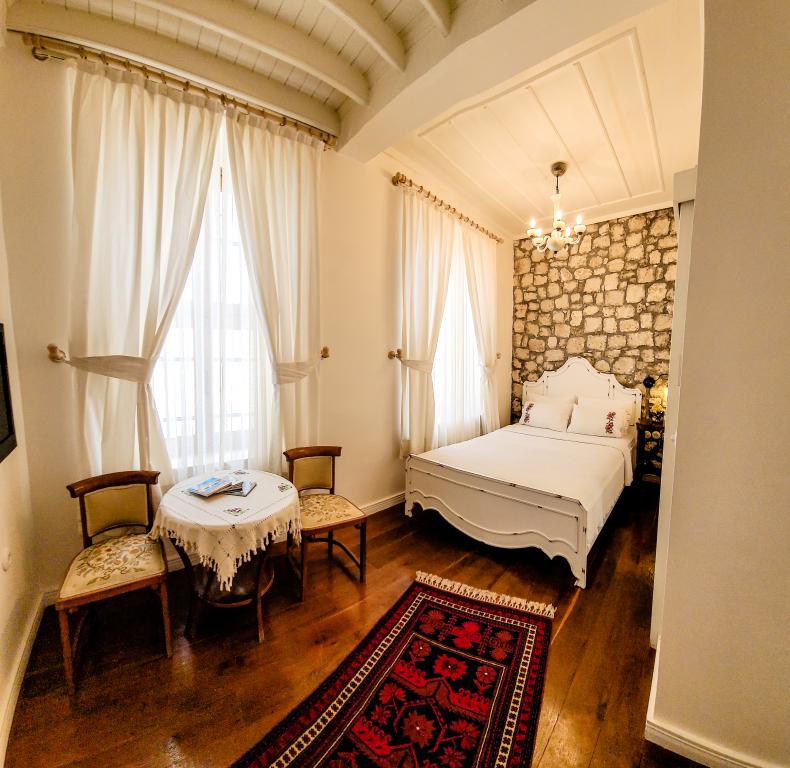 Latife Hanım Konağı