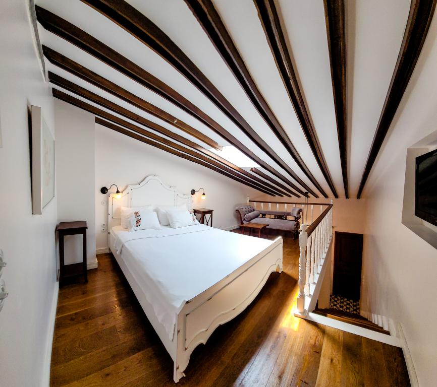 Latife Hanım Konağı