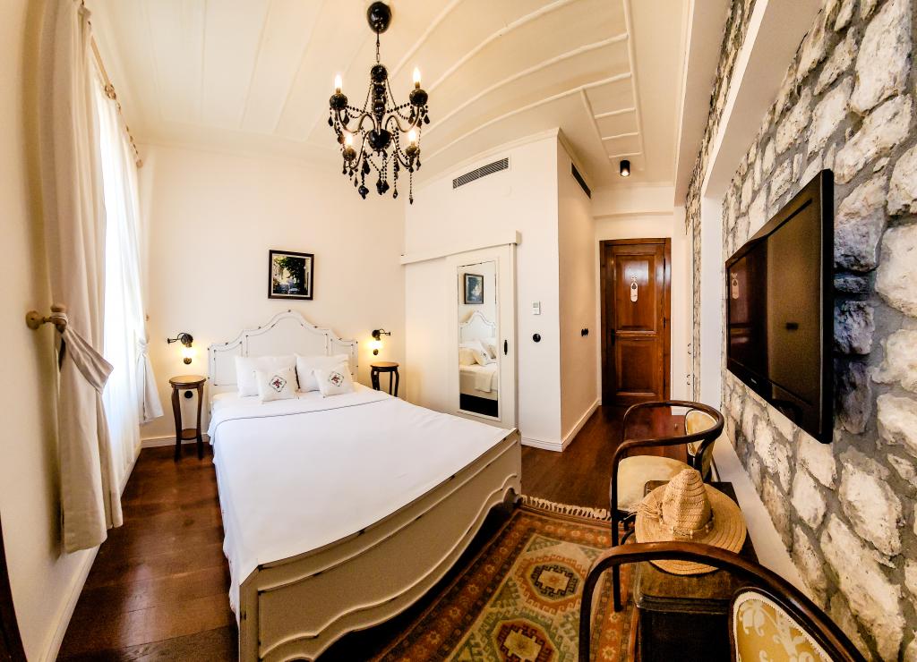 Latife Hanım Konağı