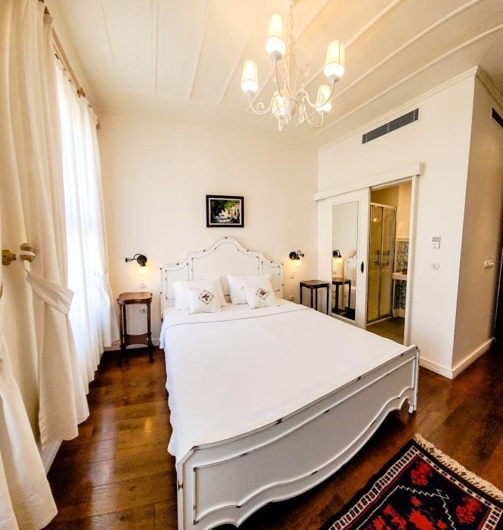 Latife Hanım Konağı