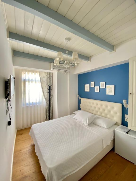 Adonis Konukevi Bozcaada