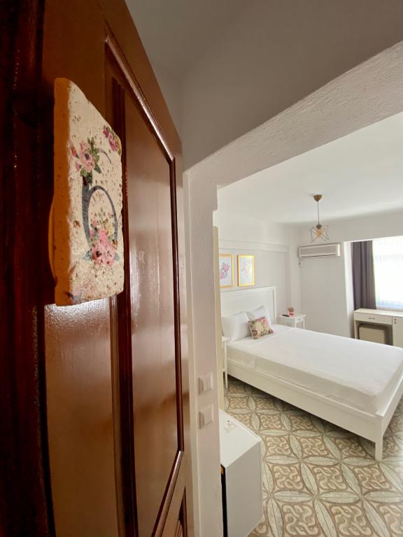 Adonis Konukevi Bozcaada