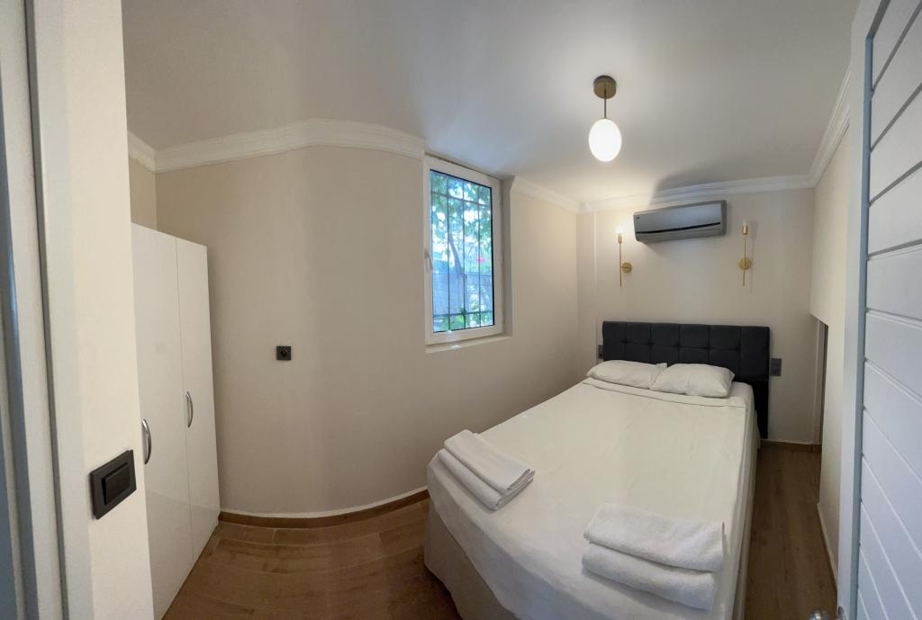 Moonshine Hotel & Suites