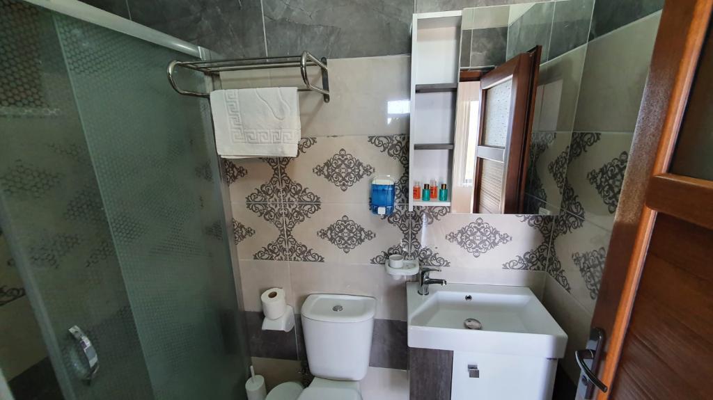 Assos Nazan Motel Restaurant Beach