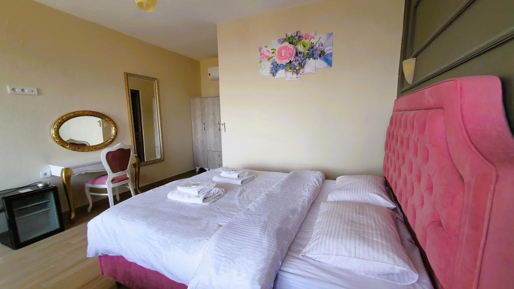 Assos Nazan Motel Restaurant Beach