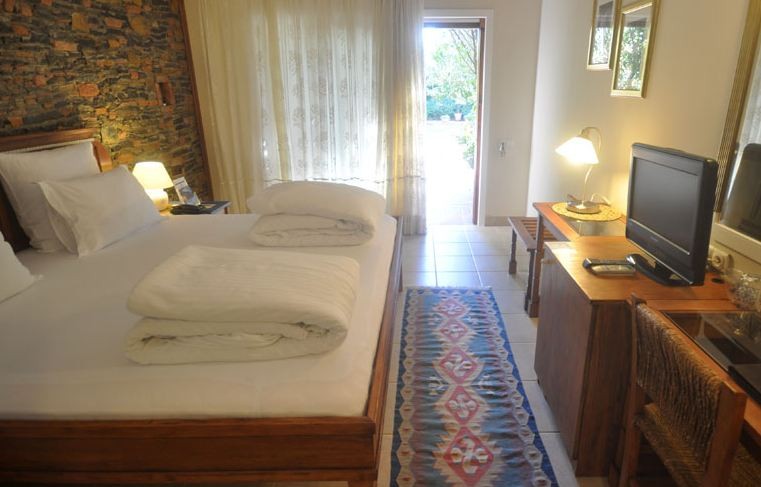 El Vino Hotel & Suites