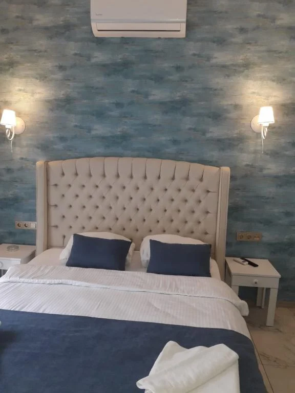 Double Inn Marina Hotel