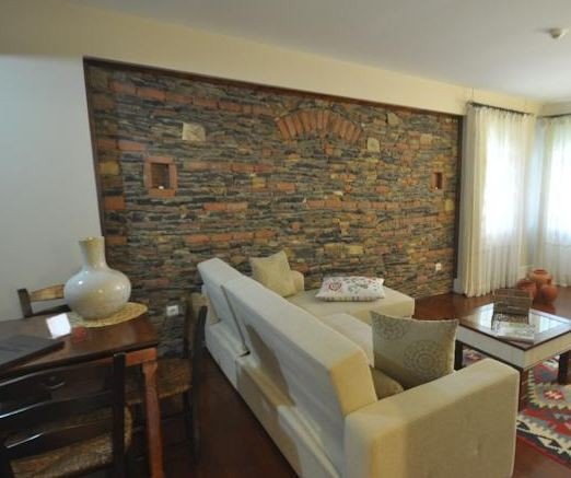 El Vino Hotel & Suites