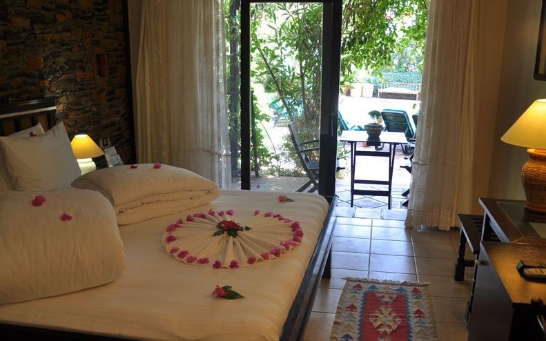 El Vino Hotel & Suites