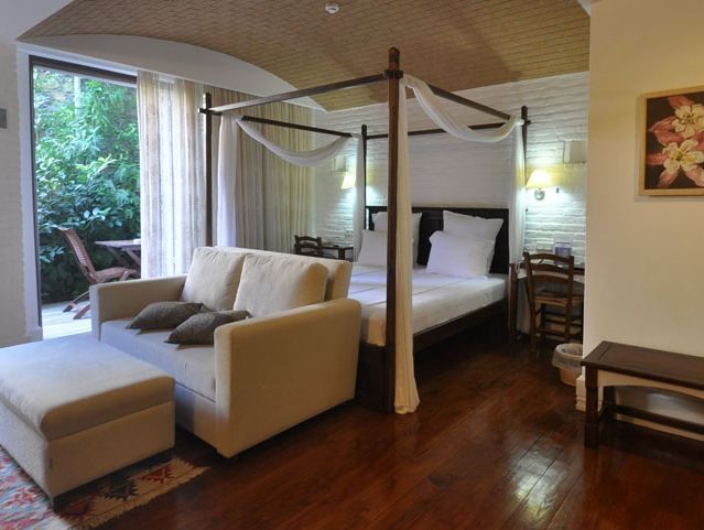 El Vino Hotel & Suites