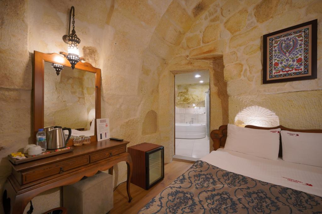 Fairyland Cave Hotel