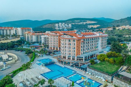 Ramada Resort By Wyndham Kuşadası & Golf