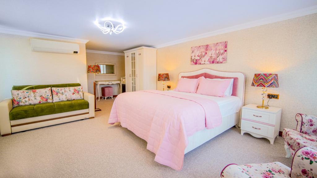 Dolphin Boutique Hotel