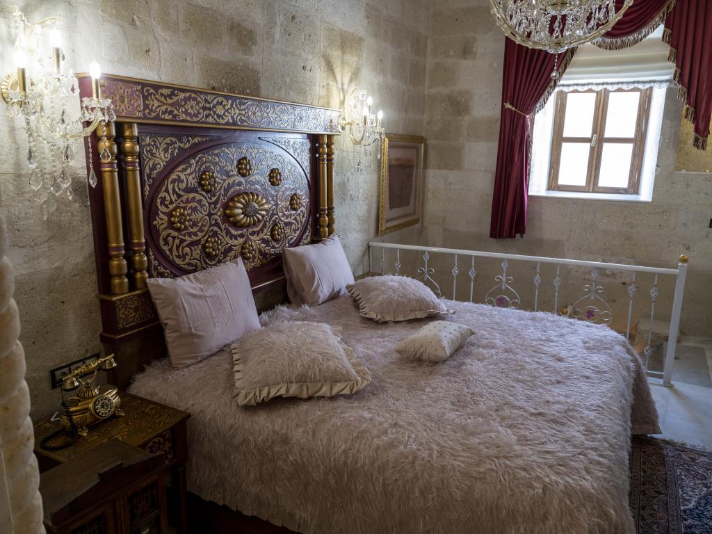 Elika Cave Suites Spa