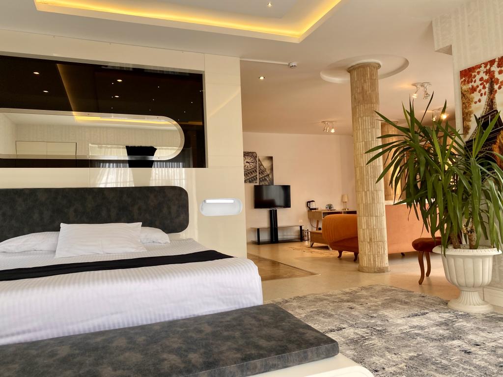 Blackmoon Villa Hotel