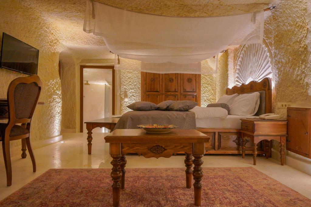 Fairyland Cave Hotel