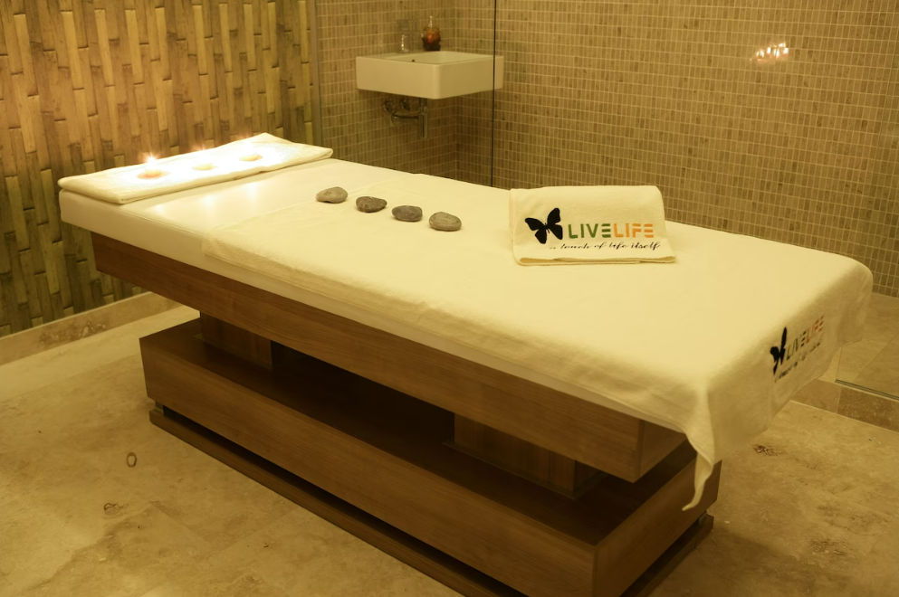 RYS Hotel & Restaurant