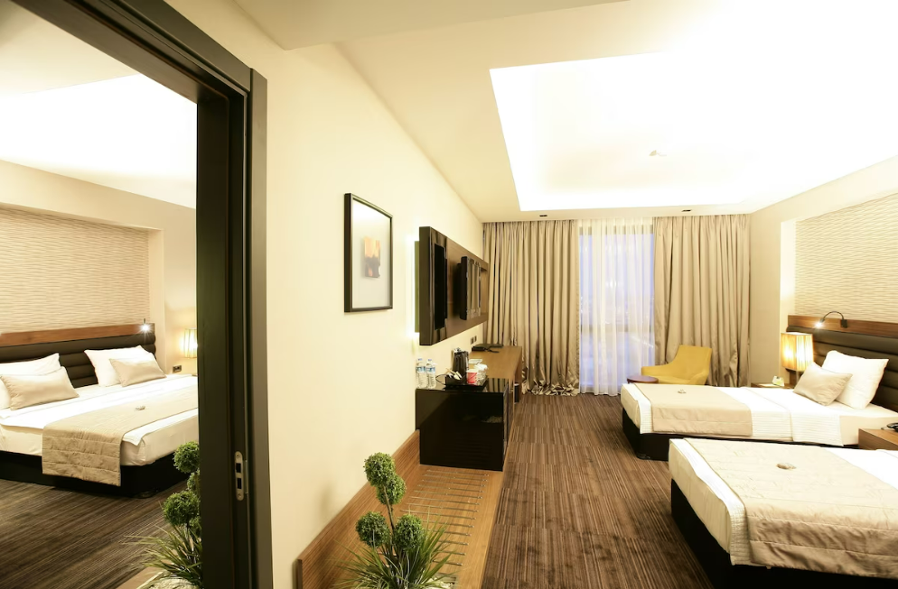 RYS Hotel & Restaurant