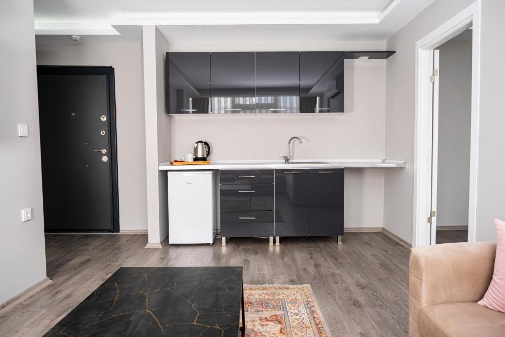 Comfort Center Suit Hotel