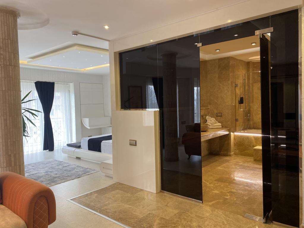 Blackmoon Villa Hotel