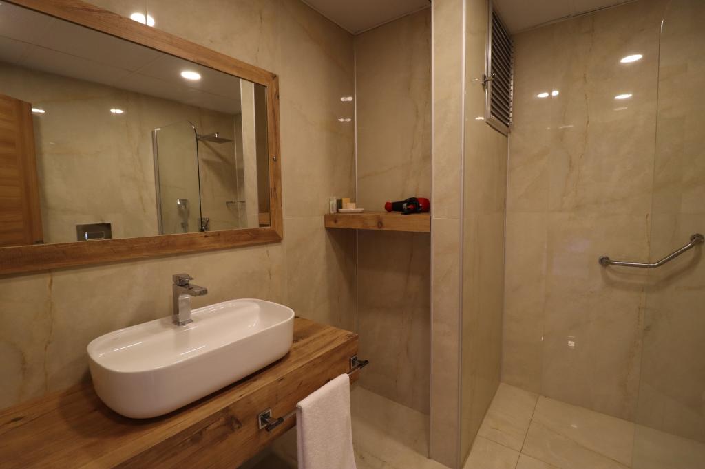 Dessera Vineyards Hotel