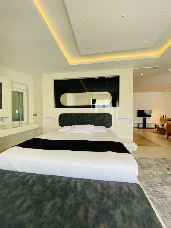 Blackmoon Villa Hotel