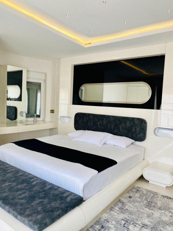 Blackmoon Villa Hotel