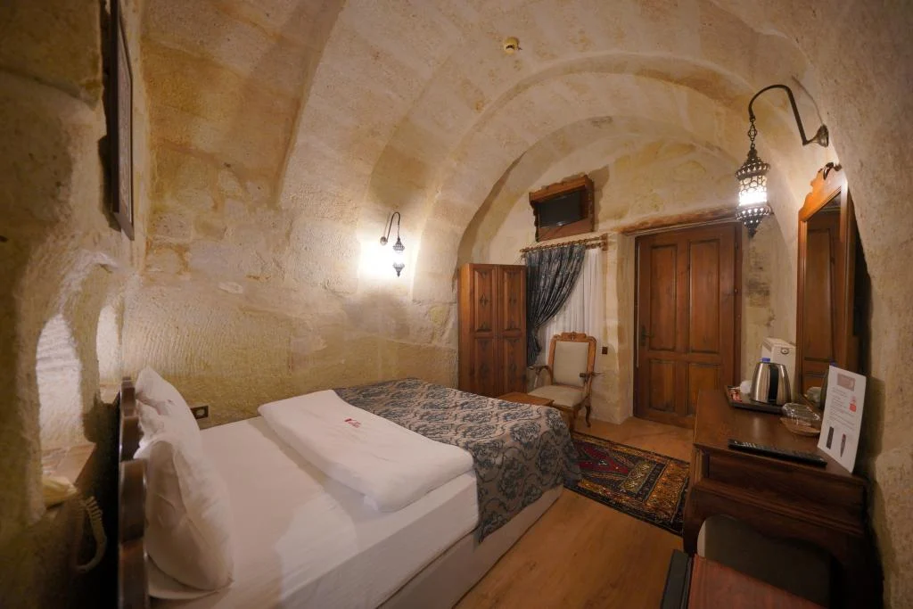 Fairyland Cave Hotel