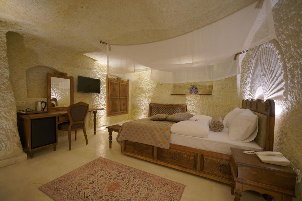 Fairyland Cave Hotel