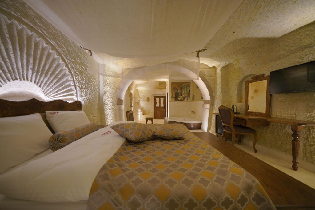 Fairyland Cave Hotel