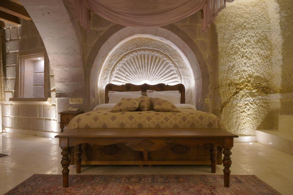 Fairyland Cave Hotel