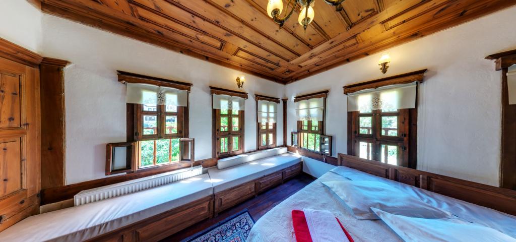 Çamlıca Konak Çarşıevi