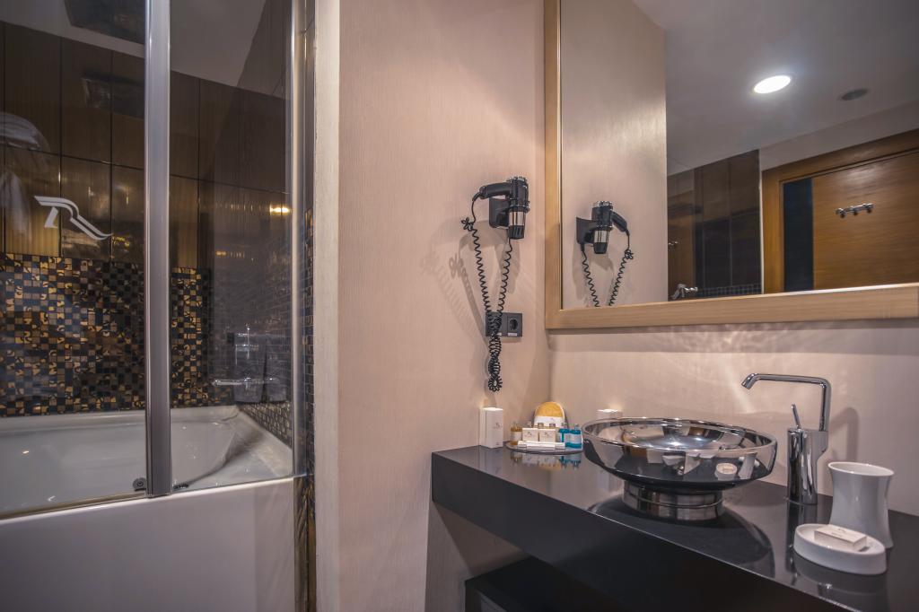 Riva Reşatbey Hotel