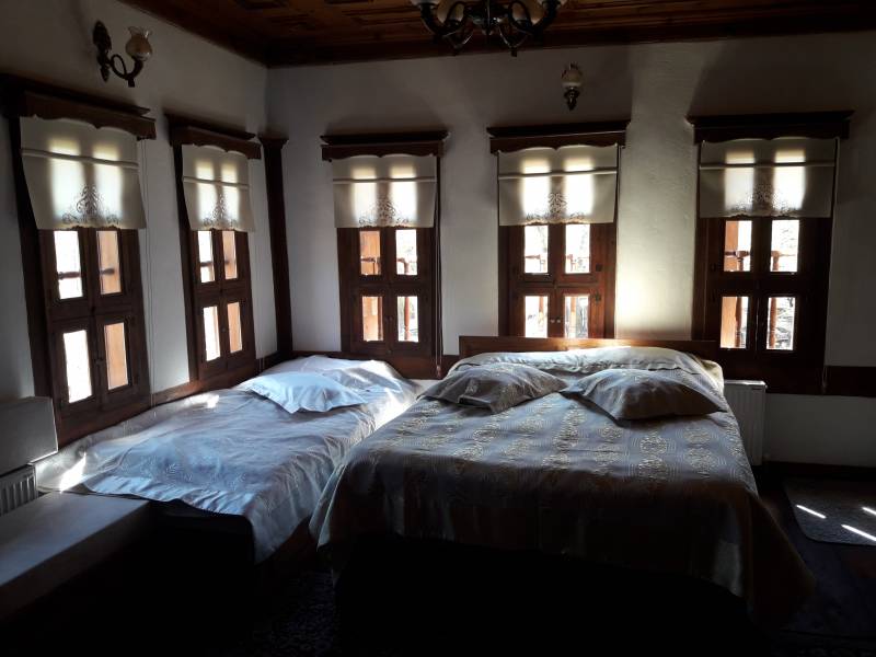 Çamlıca Konak Çarşıevi