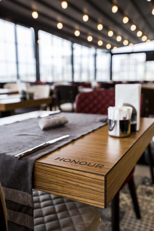 Honour Hotel