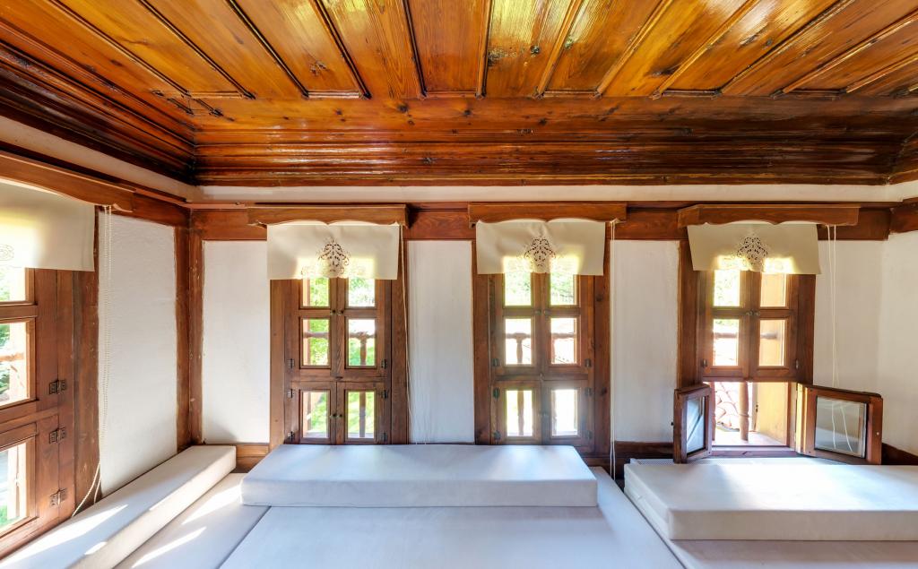 Çamlıca Konak Çarşıevi