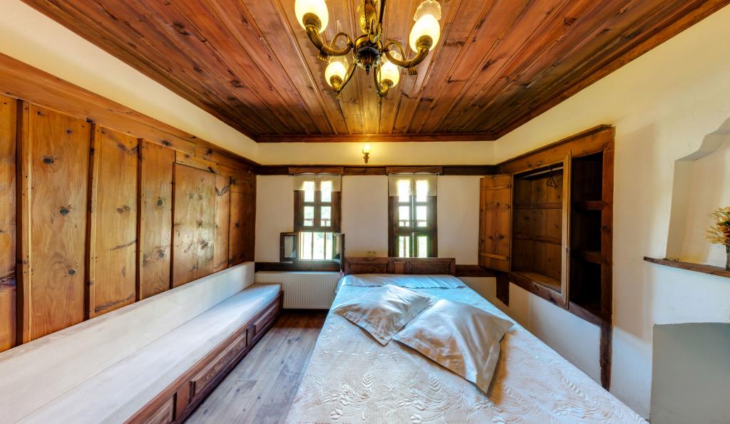 Çamlıca Konak Çarşıevi