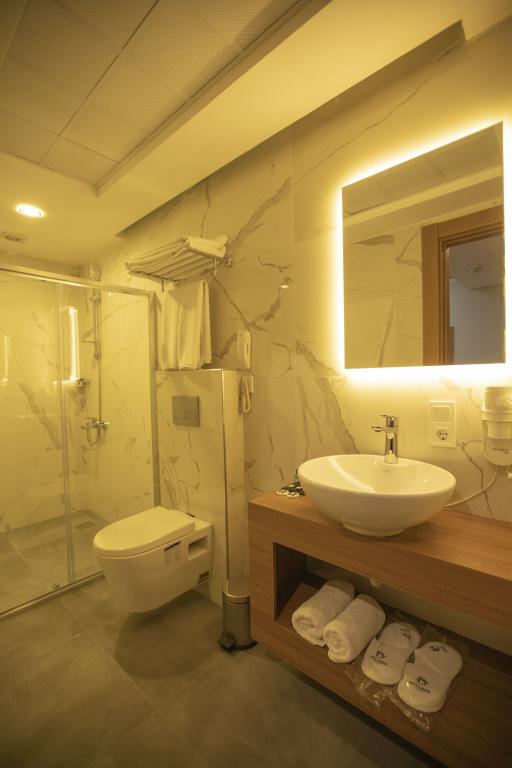 Divares Luxury Hotel