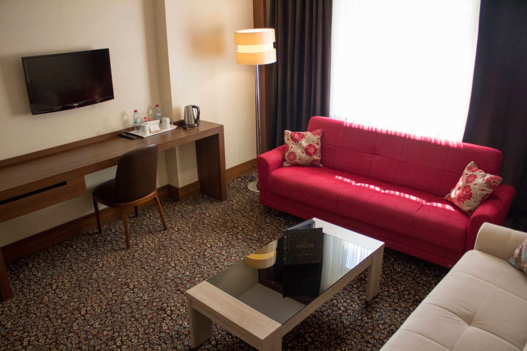 Teymur Continental Hotel & Convention Center