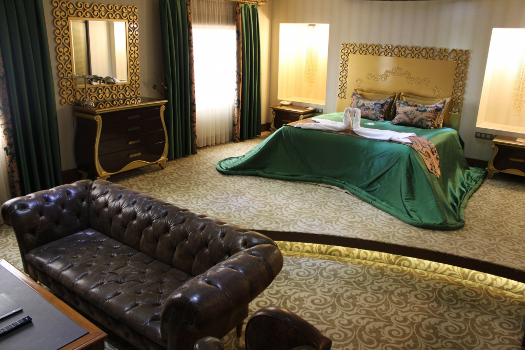 Teymur Continental Hotel & Convention Center